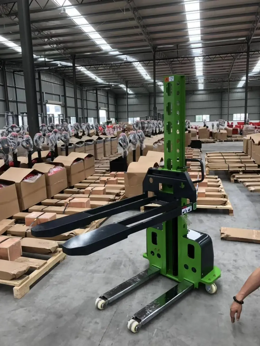ELES-05C Portable Mini Forklift Electric Stacker 0.5Ton 1Ton photo 6