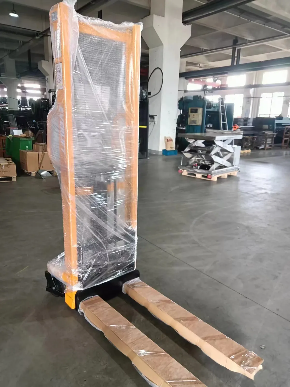 1 Ton Stacker Forklift High Quality Hydraulic detail 4
