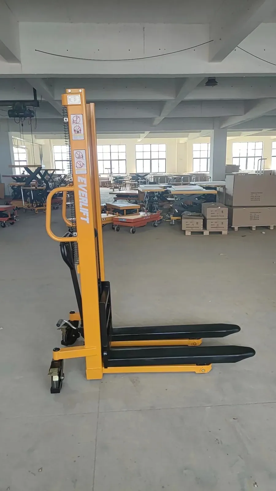 1 Ton Stacker Forklift High Quality Hydraulic detail 5