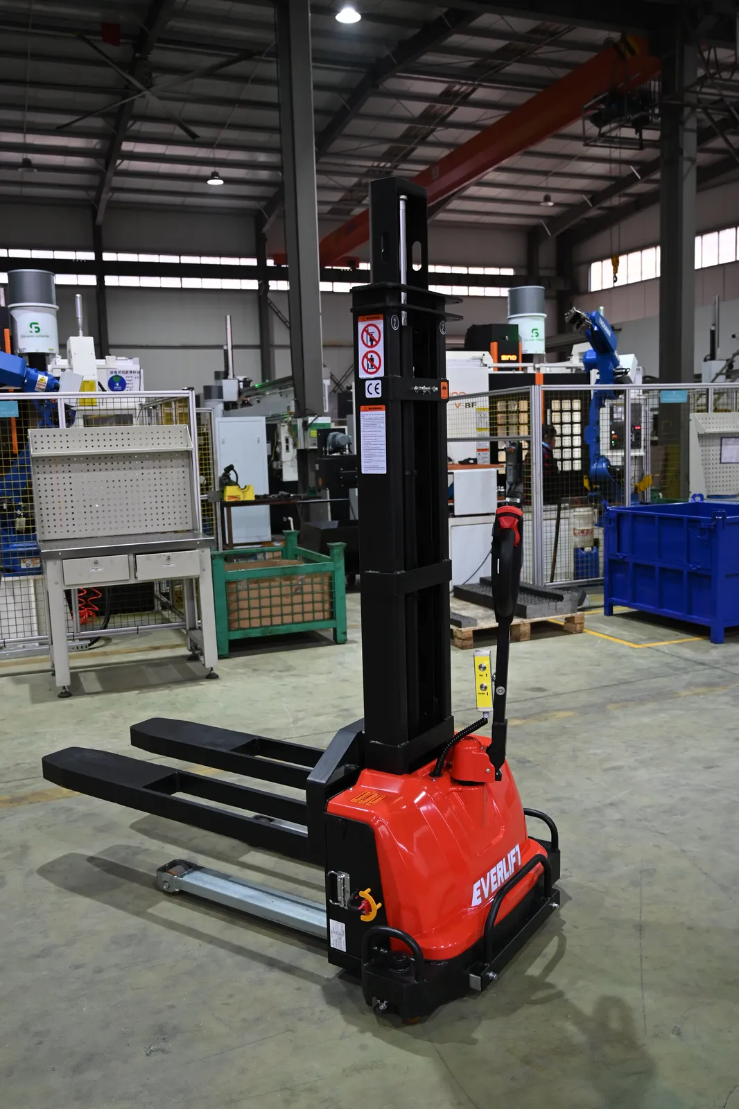 Semi Electric / Full-electric Self-lifting Stacker (LPT-65247) photo 3