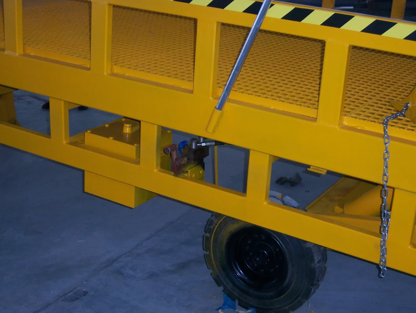 Movable Dock Leveller Hydraulic Dock Levellers detail 13