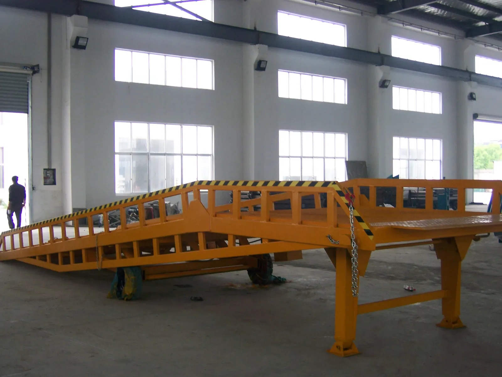 Movable Dock Leveller Hydraulic Dock Levellers photo 4
