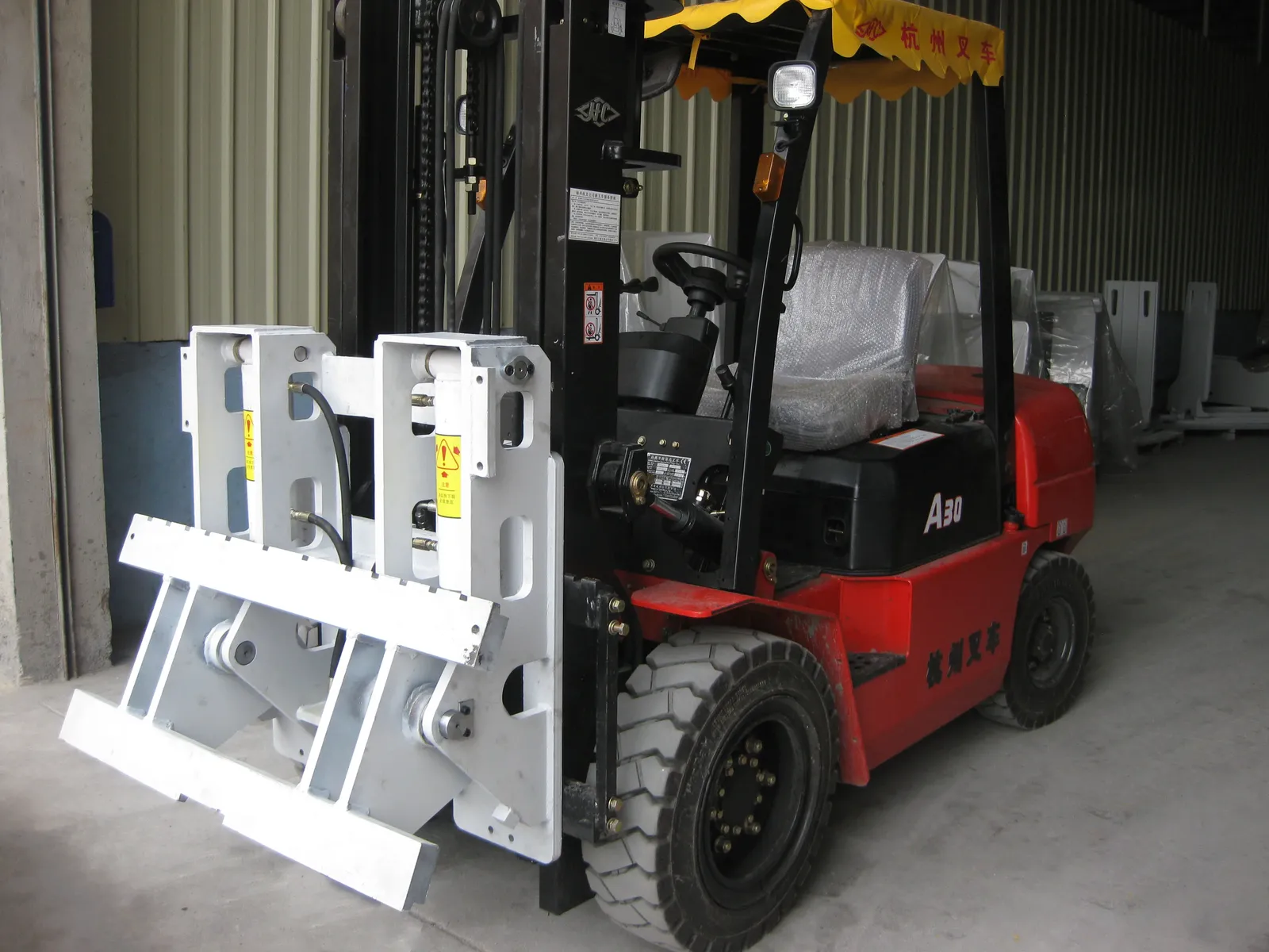OEM Forklift Attachments Bale Clamp Forklift 1500 kg photo 5