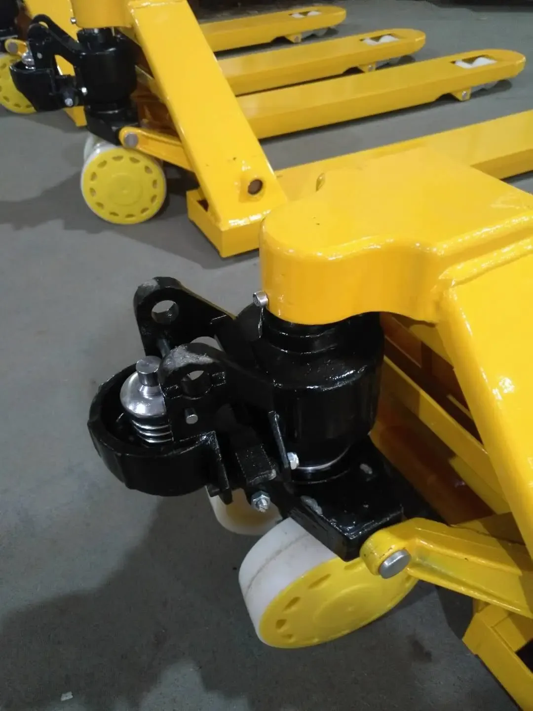 2000 kg 2Tons Manual Hand Pallet Truck Hydraulic detail 5