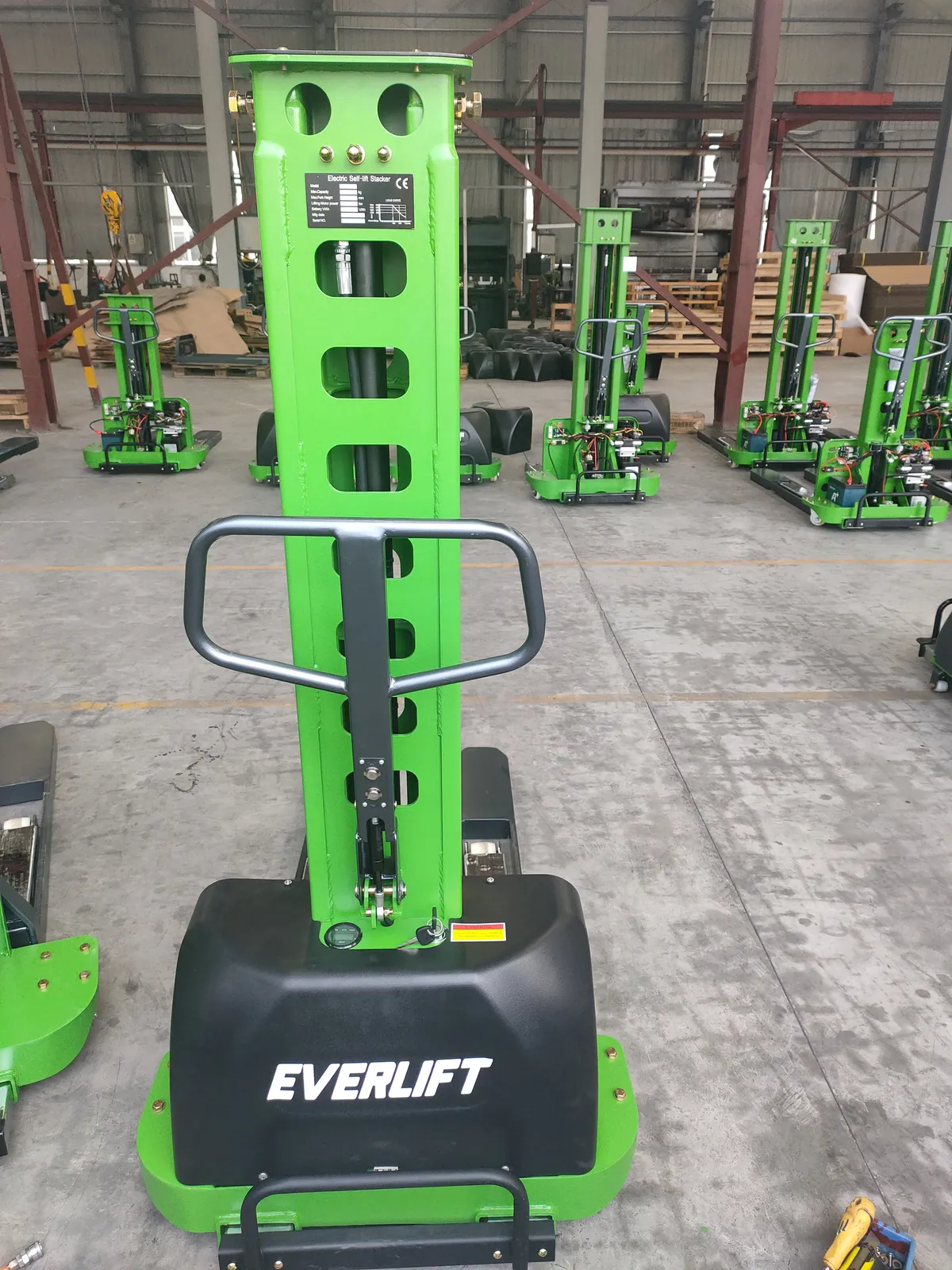 500 to 1000 kg Electric Semi Lift Stacker Stand on Stacker photo 3