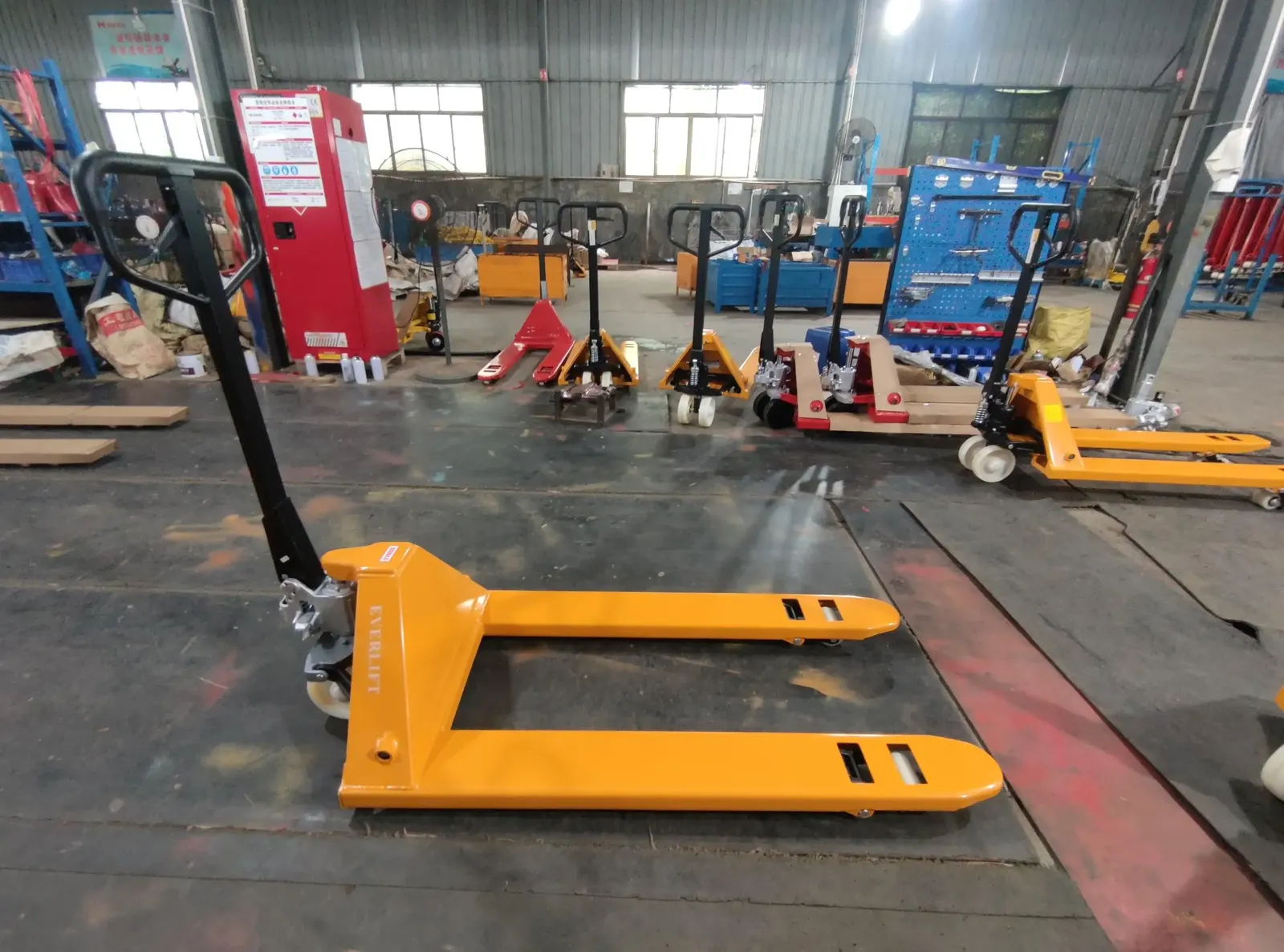 Hand Pallet Truck 2000 kg-3000 kg photo 3
