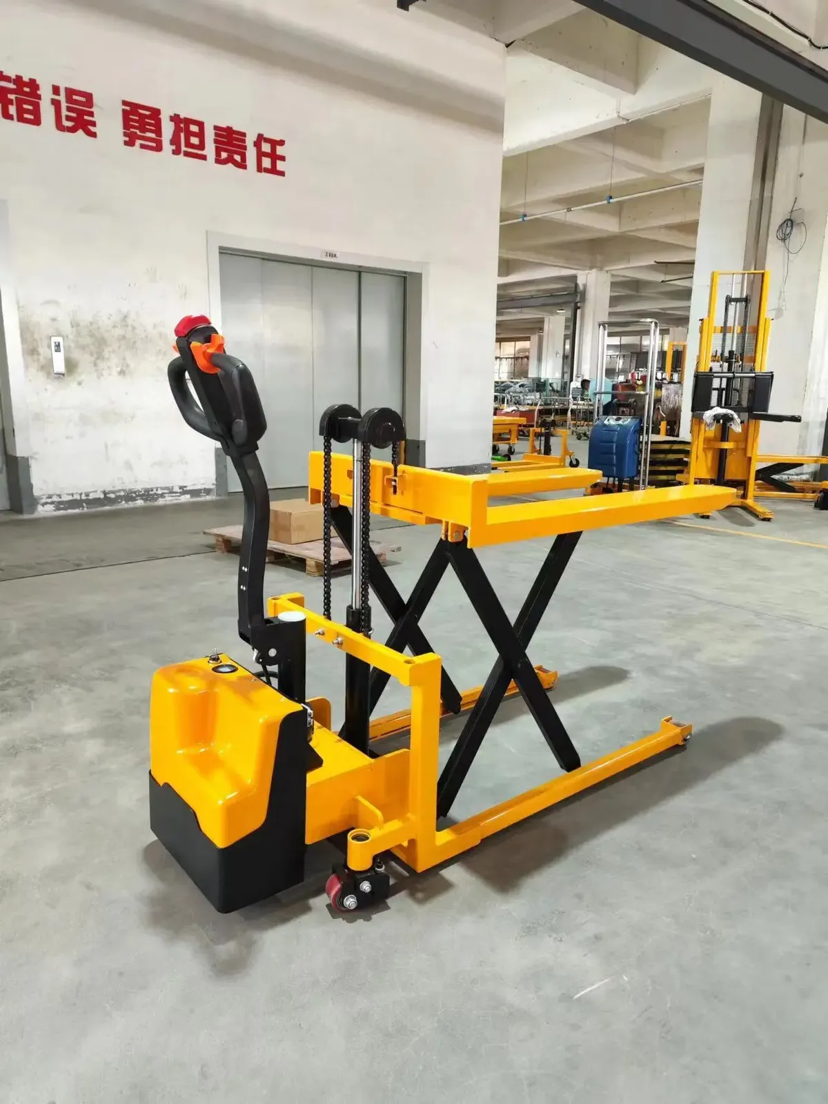 1000 to 1500 kg High Lifting Electric Pallet Truck with 1 detail 8
