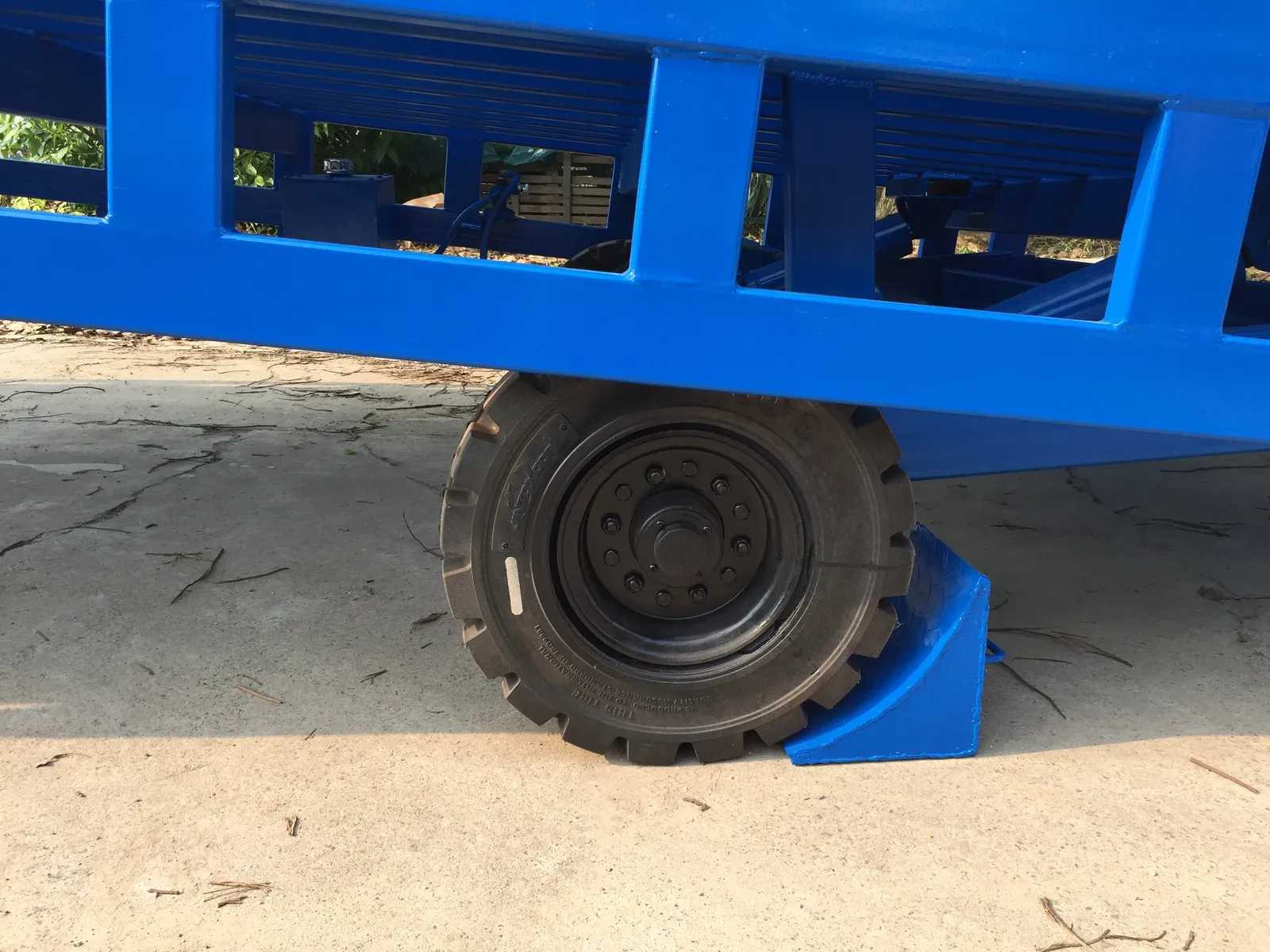 8T 10T 15T Mobile Hydraulic Dock Ramp Leveller detail 6