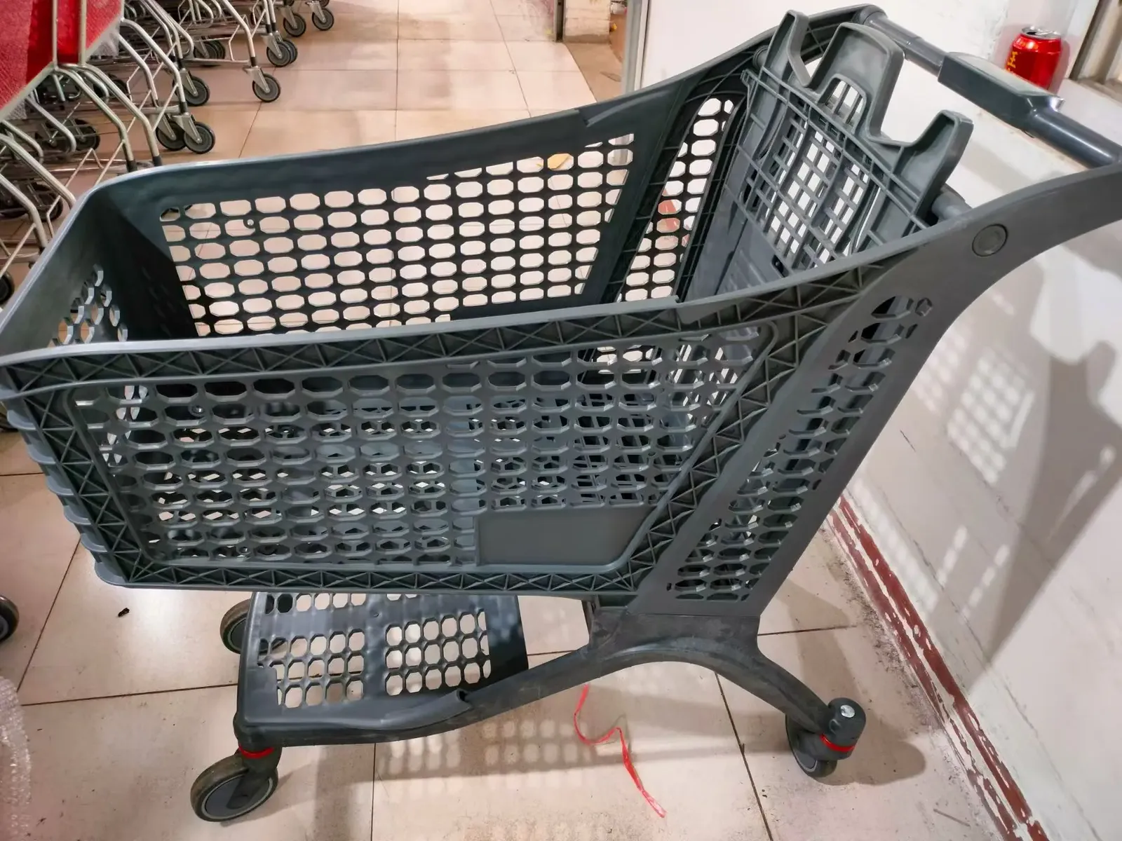 Mesh Structure 5 in PU Wheels Waterproof Indoor Shopping Trolley photo 4