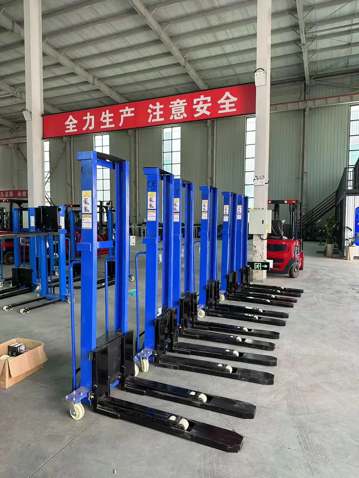 1Ton Full Electric Stacker Self Loading Stacker Forklift photo 3