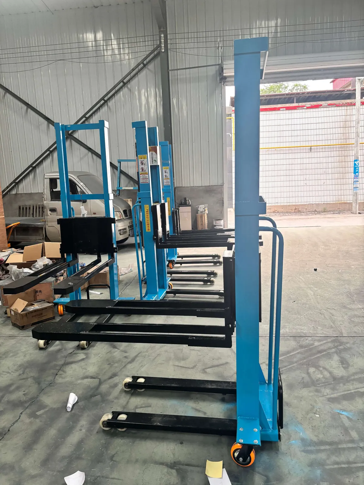 1Ton Full Electric Stacker Self Loading Stacker Forklift photo 4