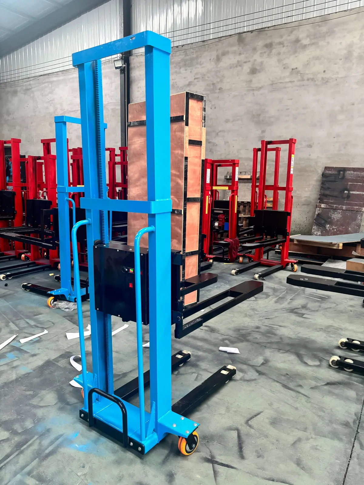 1Ton Full Electric Stacker Self Loading Stacker Forklift photo 5