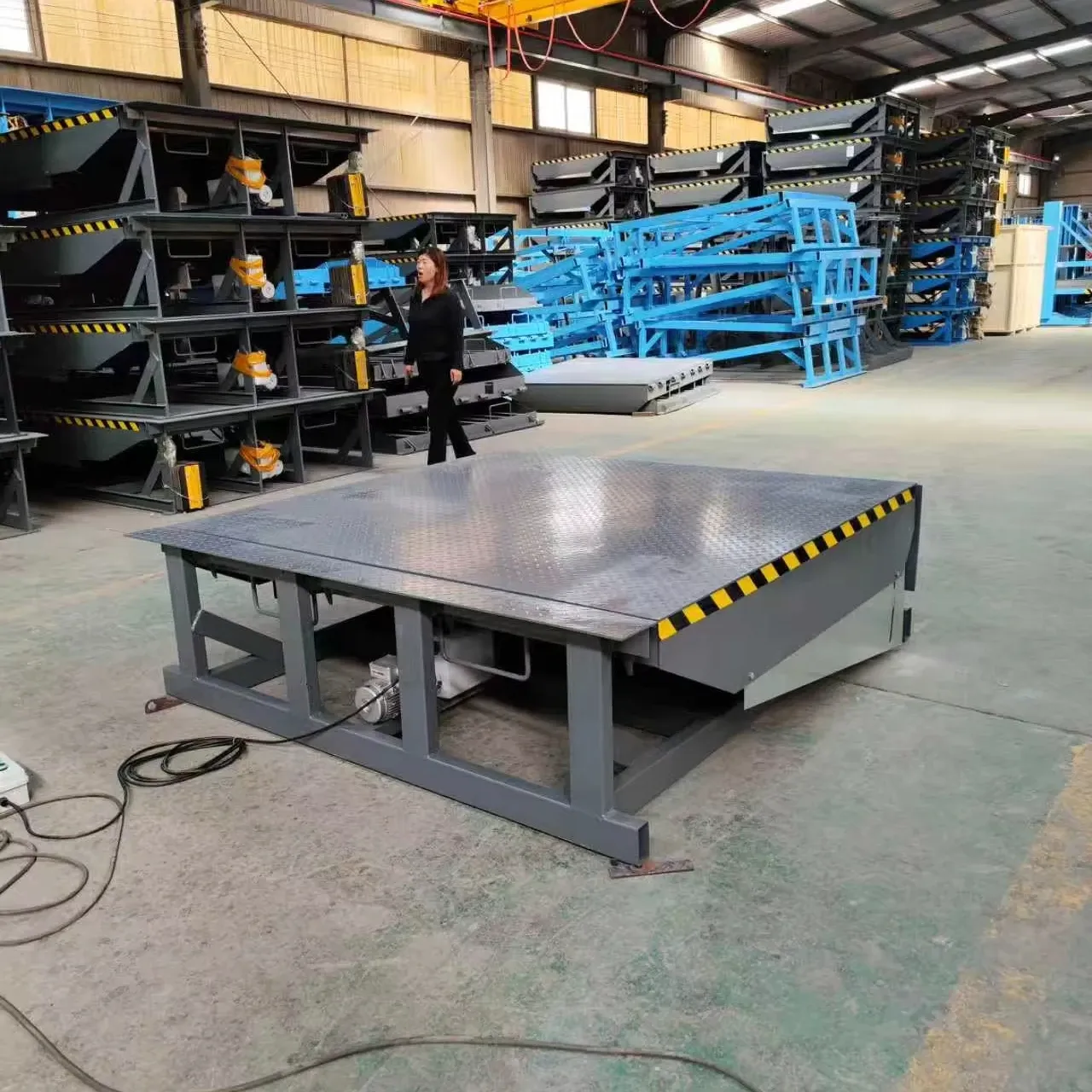 Factory Price Movable Dock Leveller Hydraulic Dock photo 1