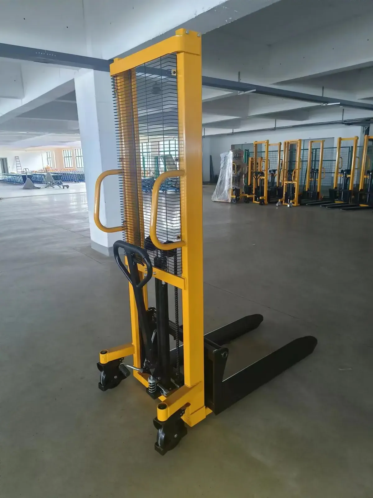 Manual Stacker 500 to 1000 kg 1500 kg photo 2