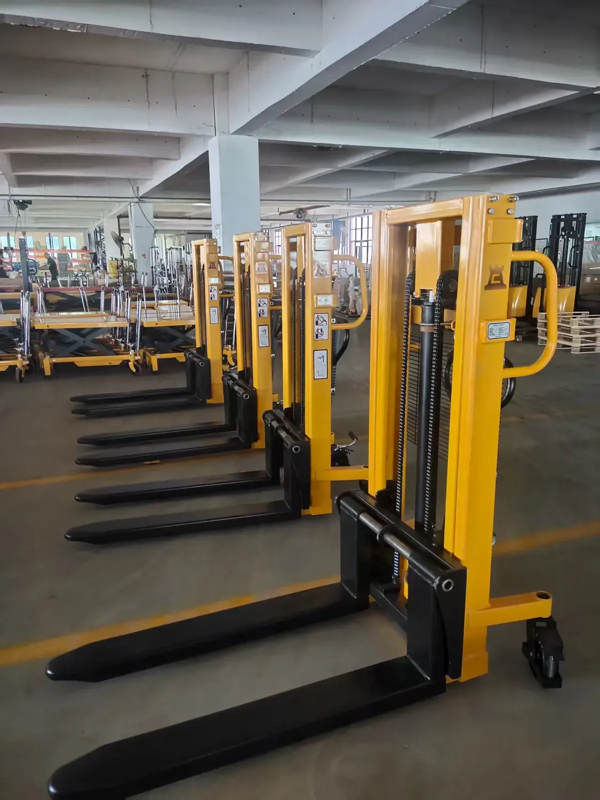Material Handling Tools Pallet Forklift 2000 kg photo 6