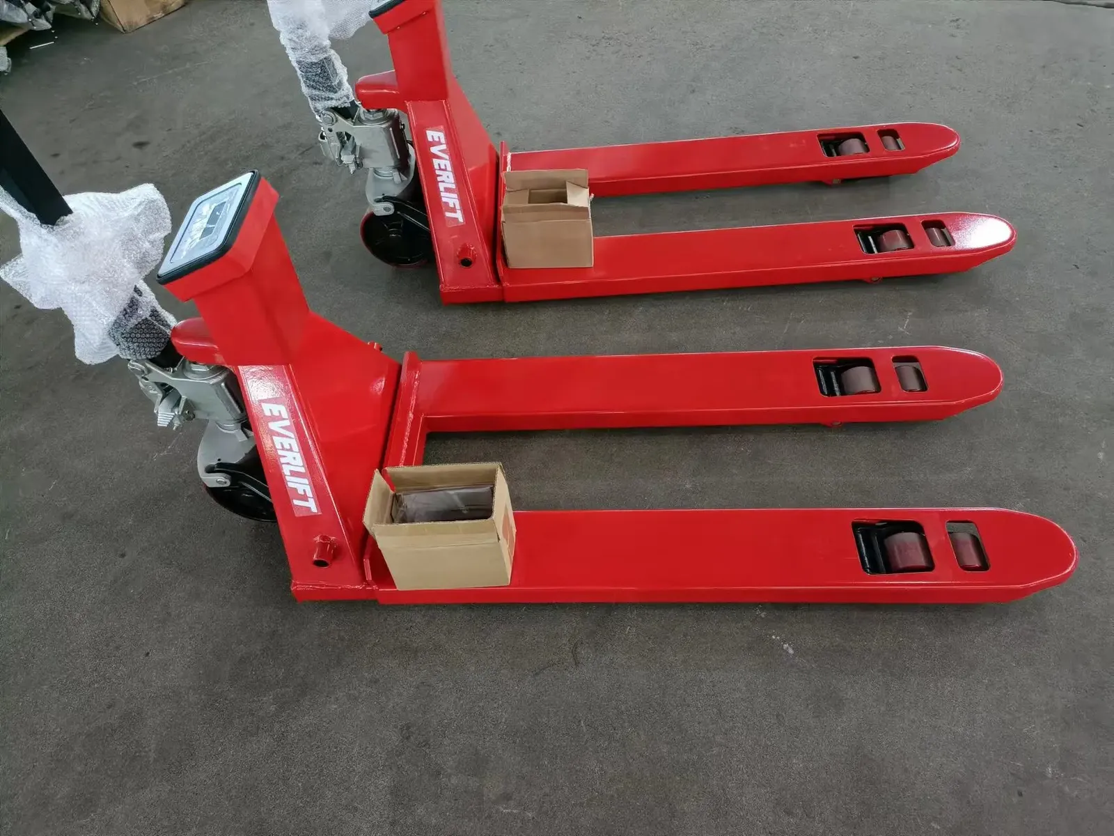 2 Ton High Quality Hand Pallet Truck with Scales Can Be photo 2