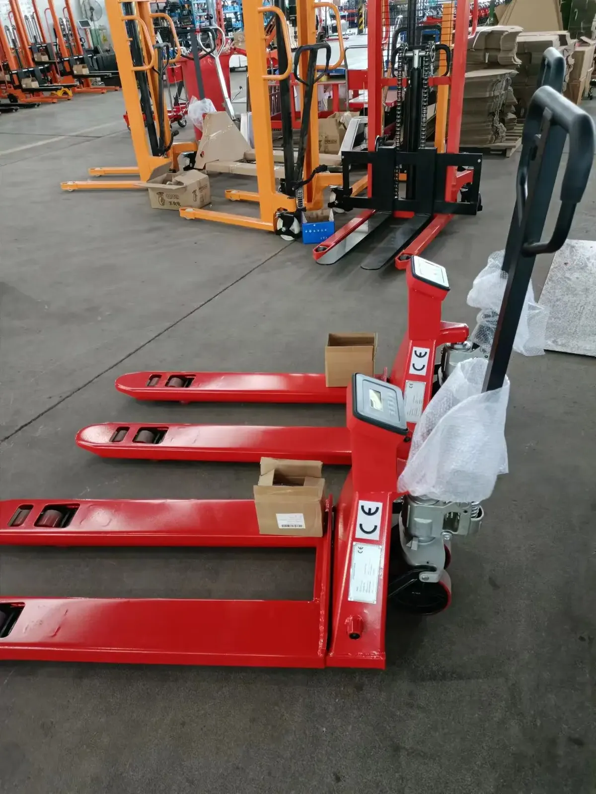 2 Ton High Quality Hand Pallet Truck with Scales Can Be photo 3
