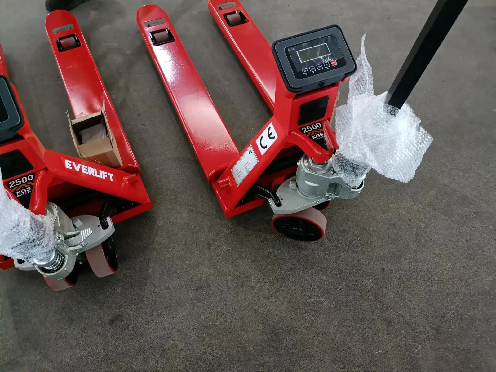 2 Ton High Quality Hand Pallet Truck with Scales Can Be photo 5