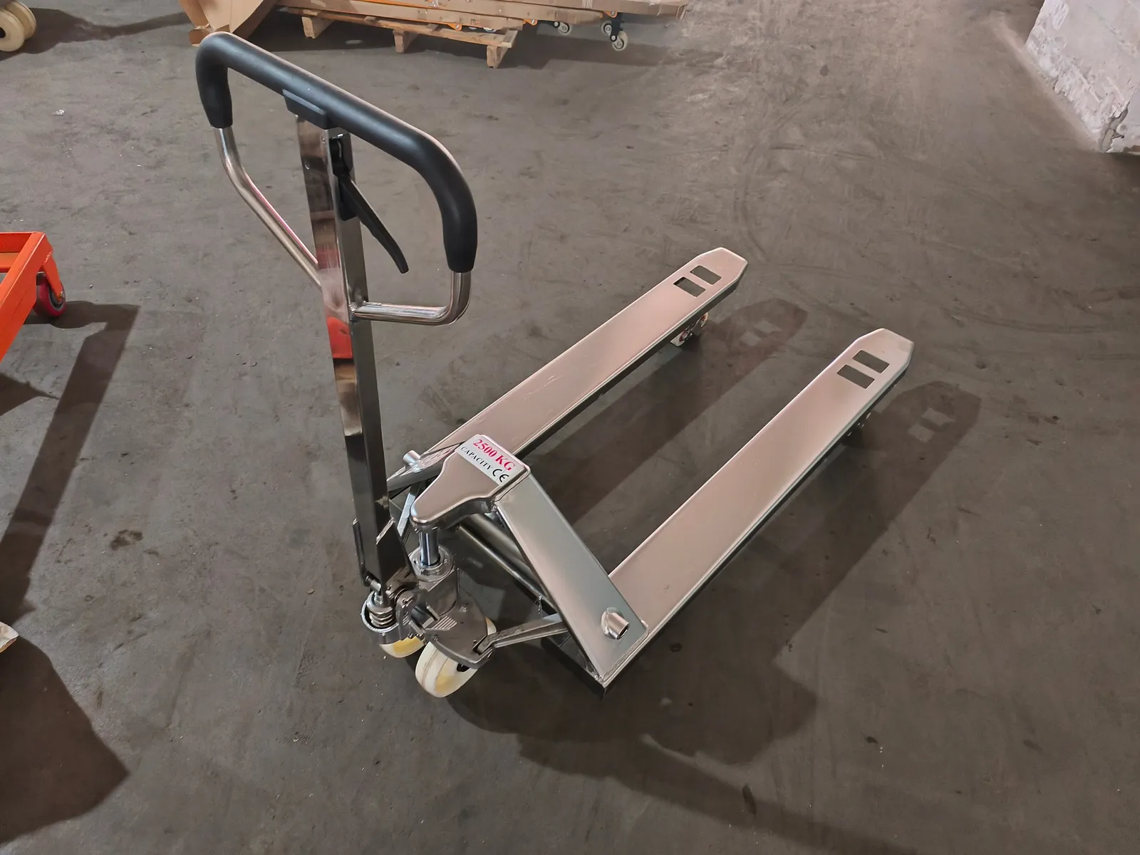 Corrosion Protection HPT-30 Manual Galvanized Hand Pallet Truck 2000 kg photo 3
