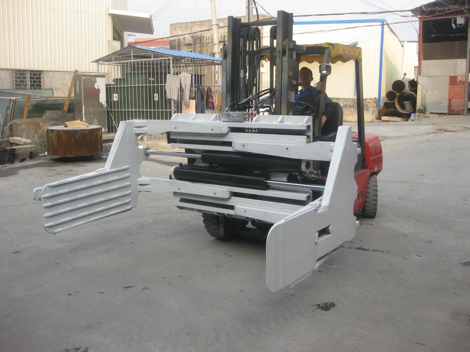 Forklift Attachment Bale Clamp with Side Shifter Use photo 2