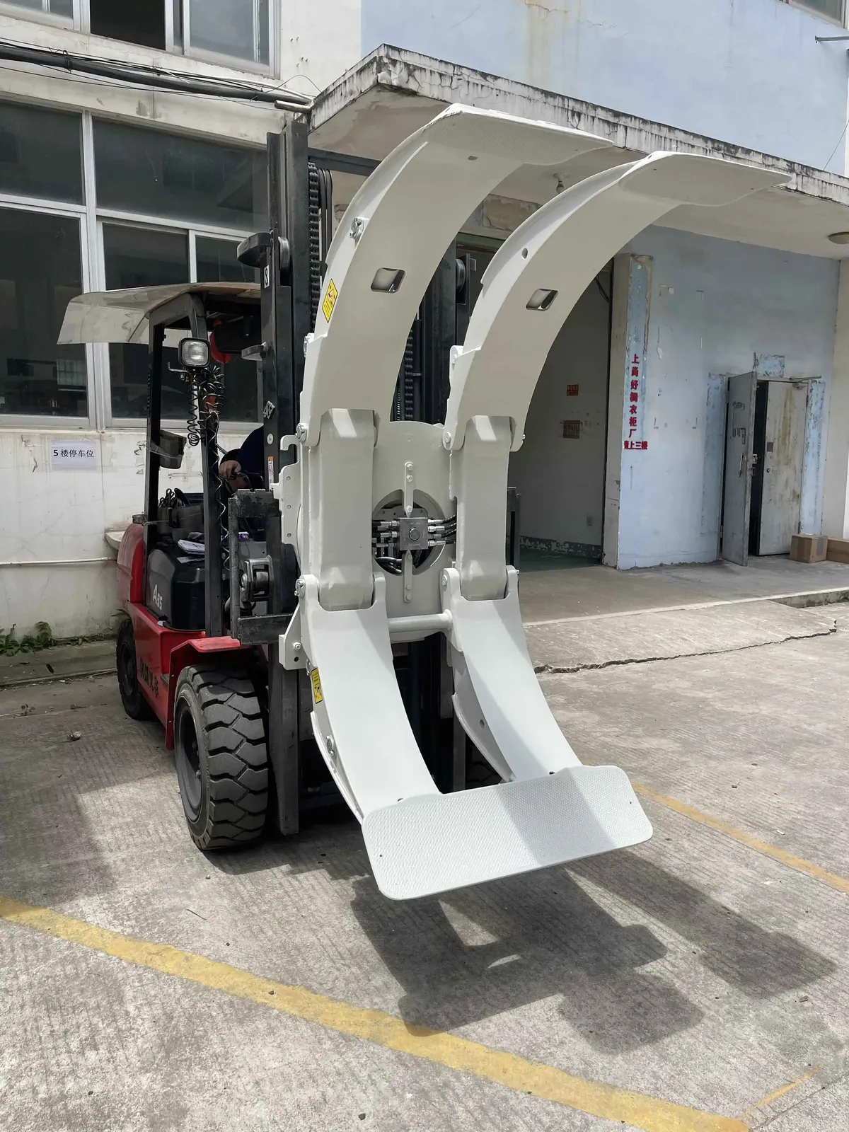 1TON Bin Tipper for Forklifts Designed for 1100mm-1200mm detail 7