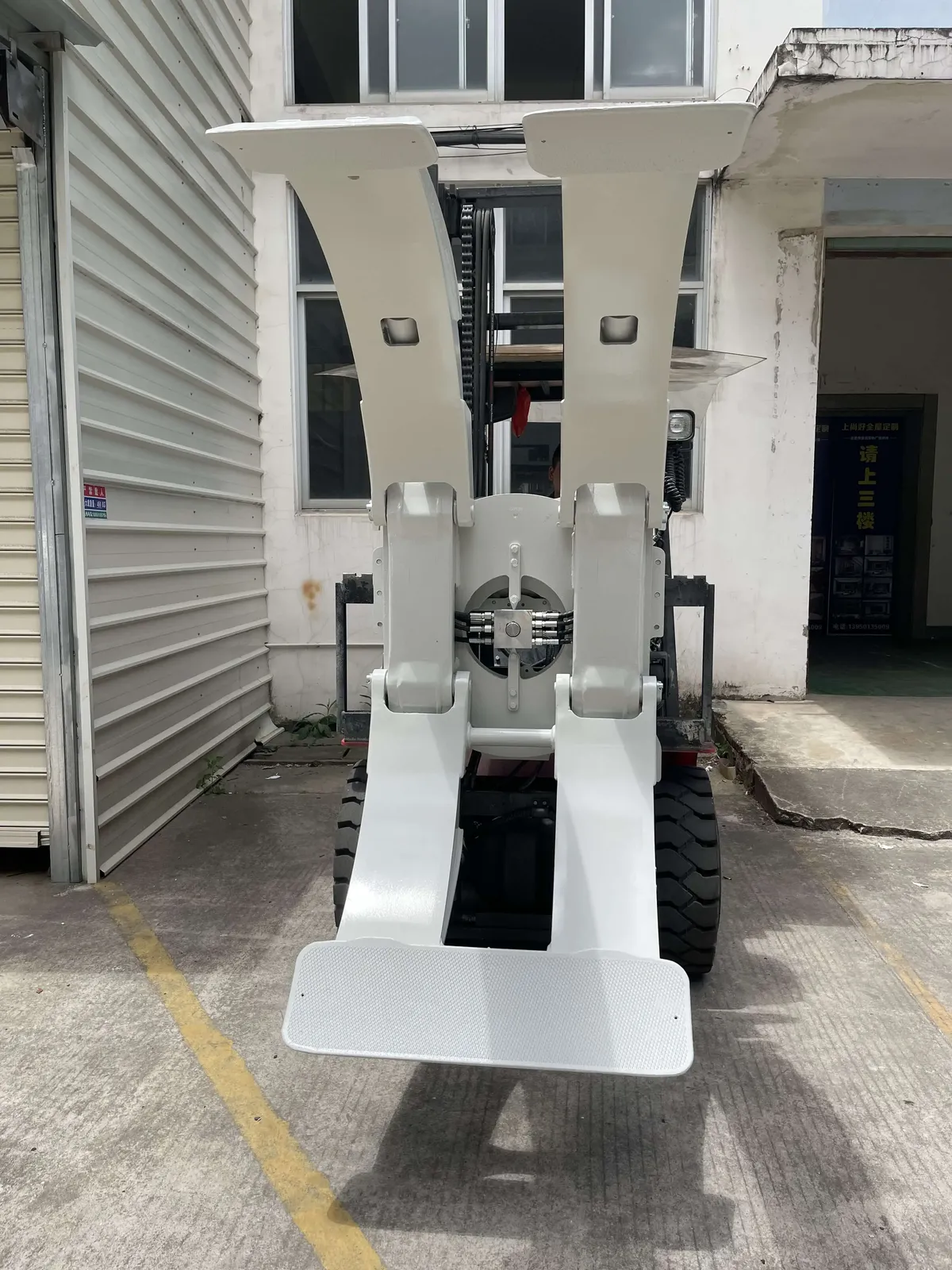 1TON Bin Tipper for Forklifts Designed for 1100mm-1200mm detail 8