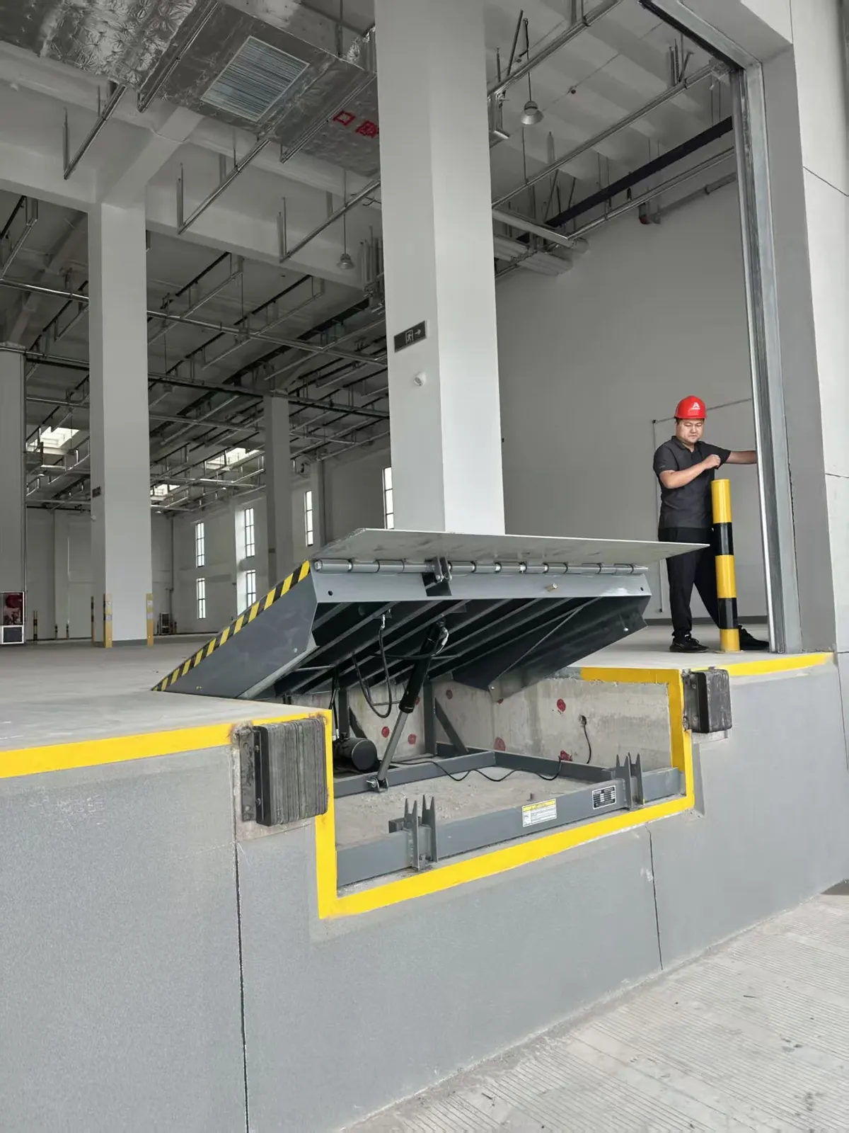 Loading Ramp Fixed Dock Leveller Hydraulic Dock Levellers photo 2