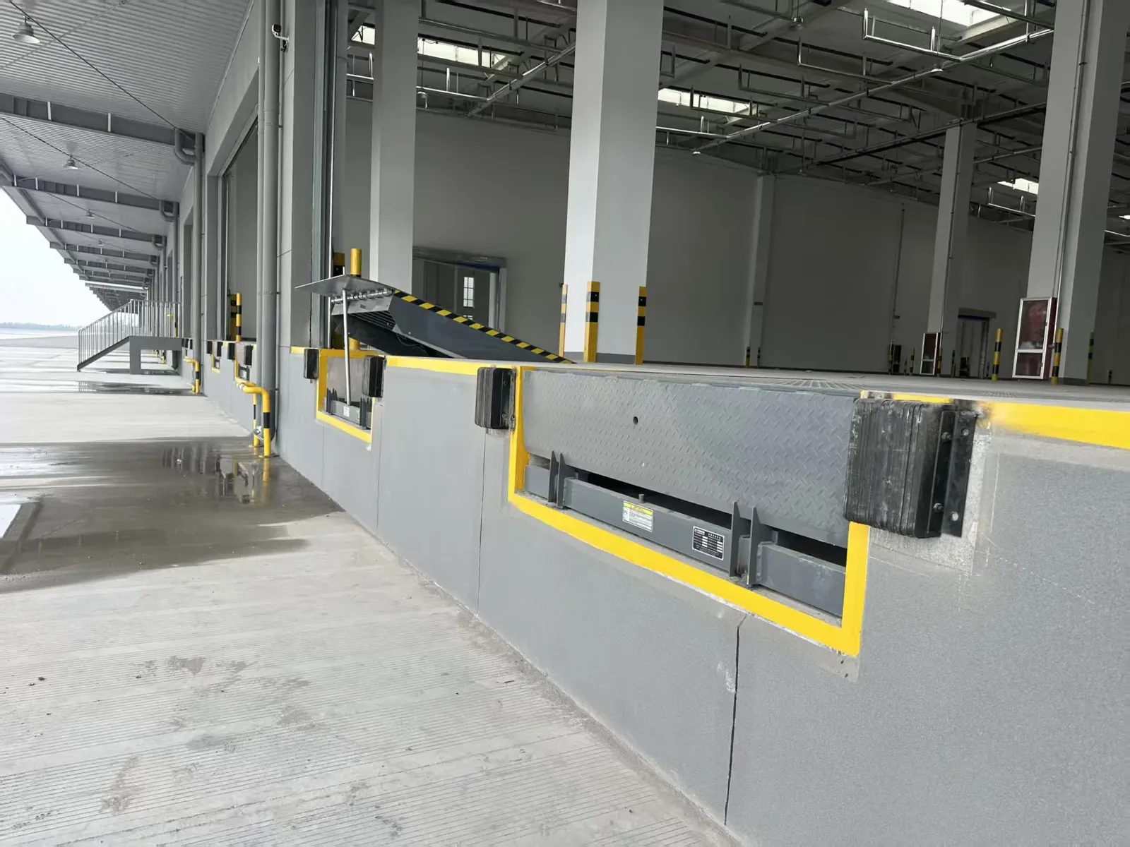 Loading Ramp Fixed Dock Leveller Hydraulic Dock Levellers photo 4