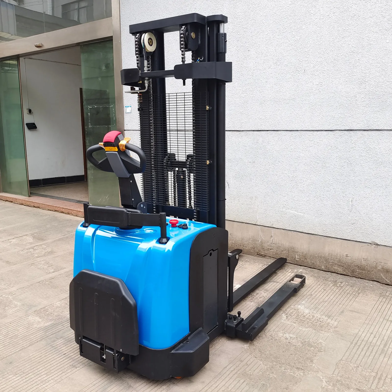 1.5-3 Ton Full Electric Pallet Stacker 3-6m Lifting photo 1