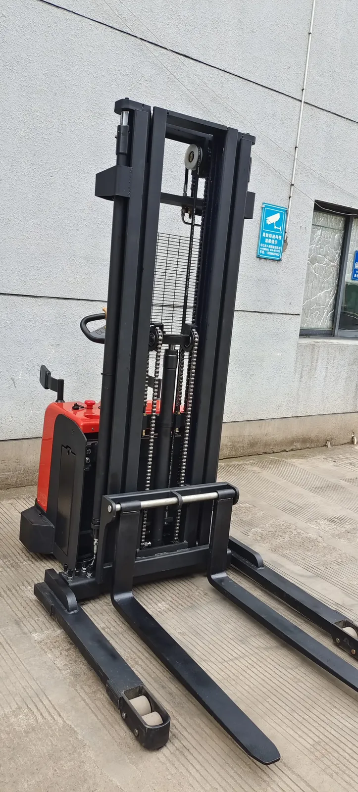 1.5-3 Ton Full Electric Pallet Stacker 3-6m Lifting photo 3