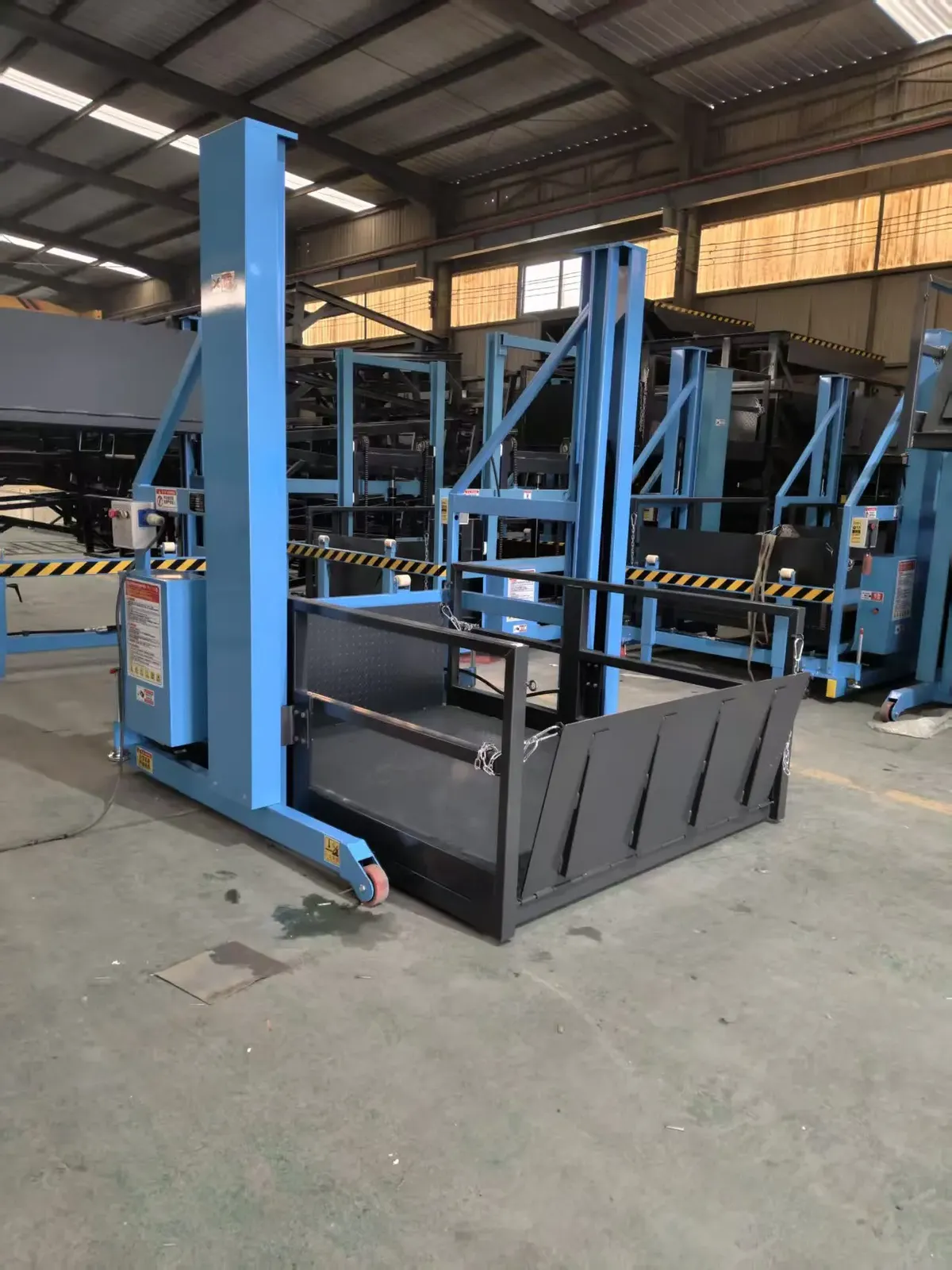 Cheaper Price 2M*2M Mobile Dock Lift 2000 Kg photo 5