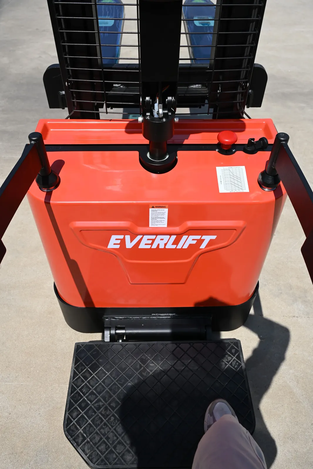 ELES12J 1200 kg Walk Behind Electric Pallet Stacker detail 3