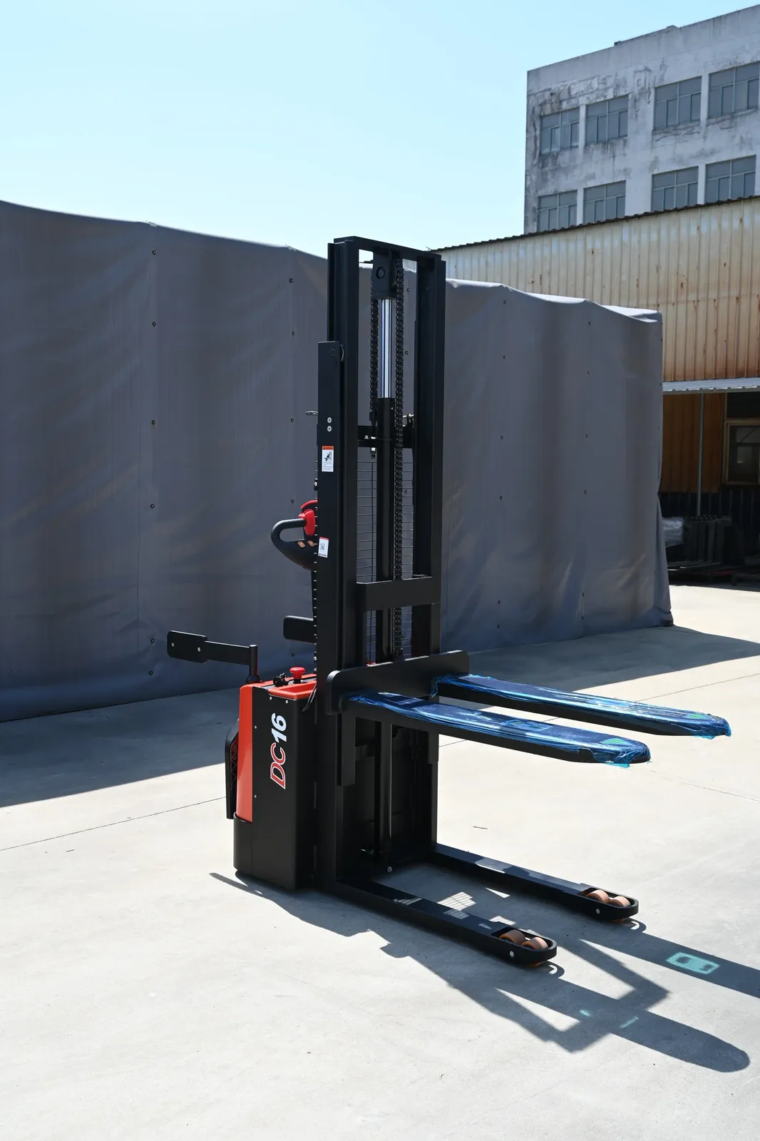 Semi Electric Stacker Walkie Forklift Warehouse Material photo 3