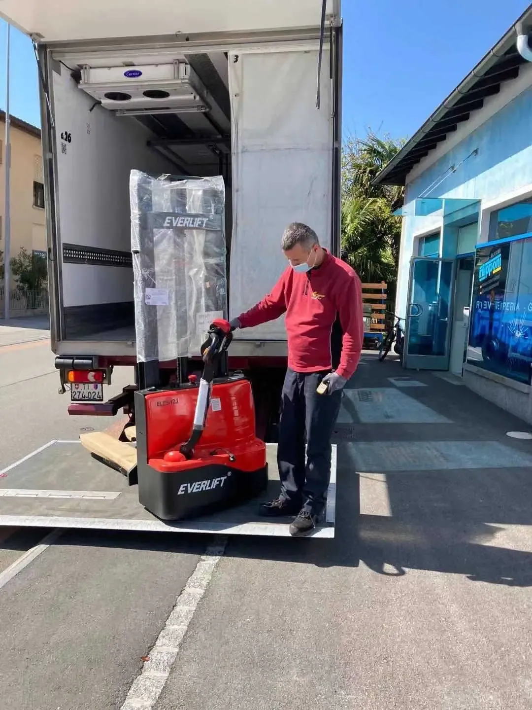 1200 to 1500 kg Capacity Stacker 3m/3.5m/4m Forklift Walkie photo 3