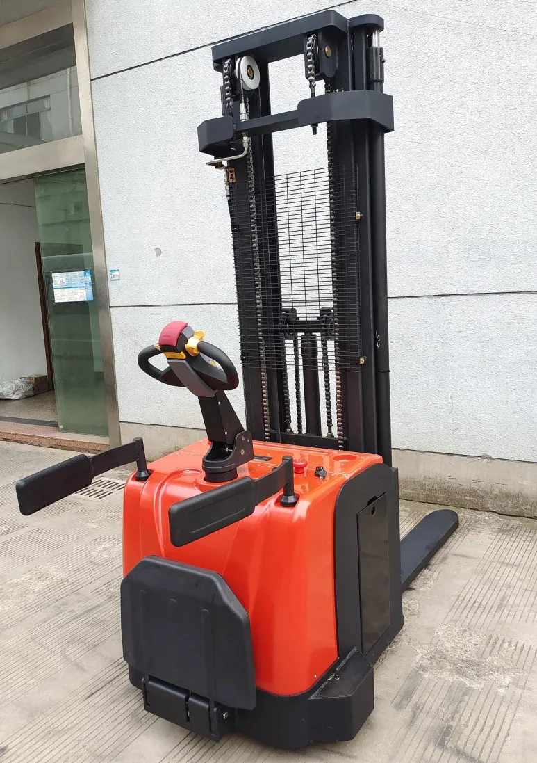 1500 to 2000 kg Walkie Full Free Lift 4300mm Mast 24V 210Ah photo 3