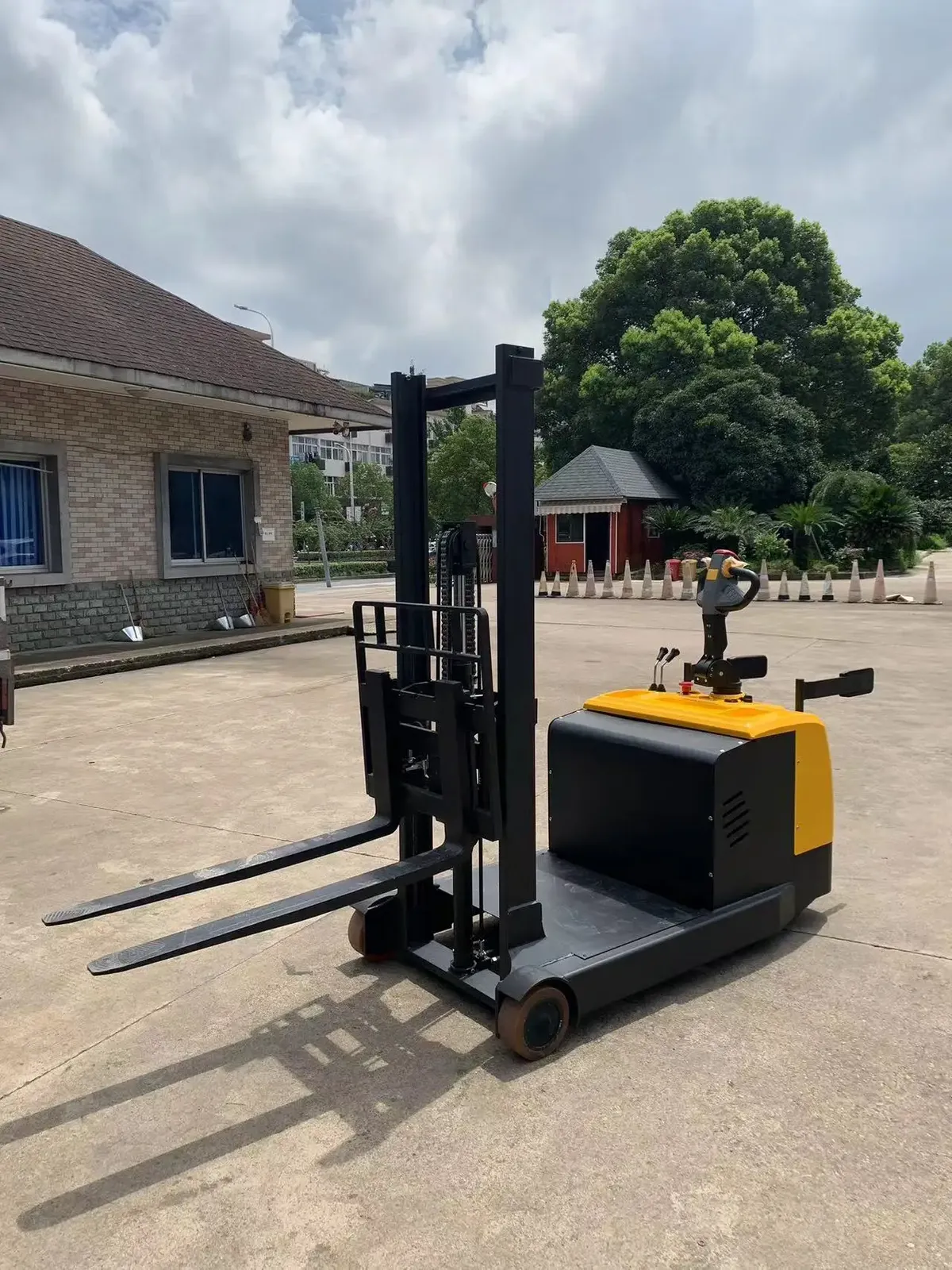 Counterbalanced Stacker, Electric Pallet Stacker photo 2