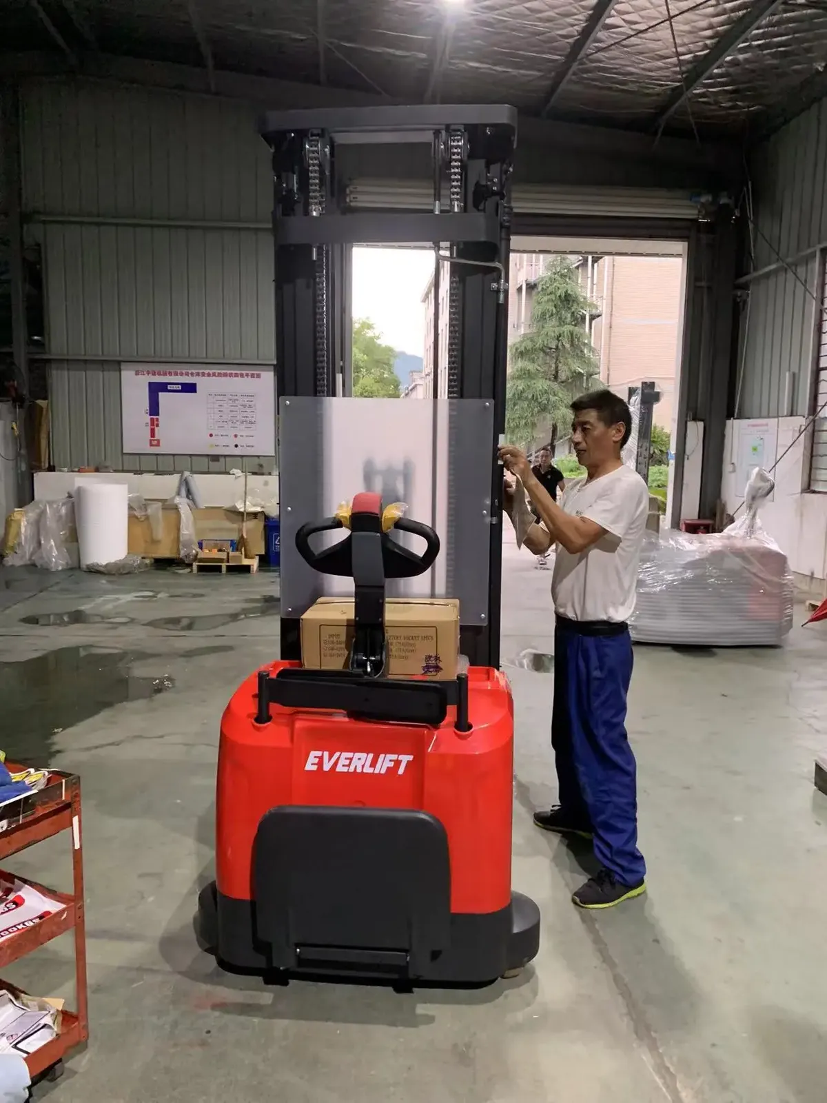 Electric Pallet Stacker, Triplex Mast Stacker, 6m detail 5