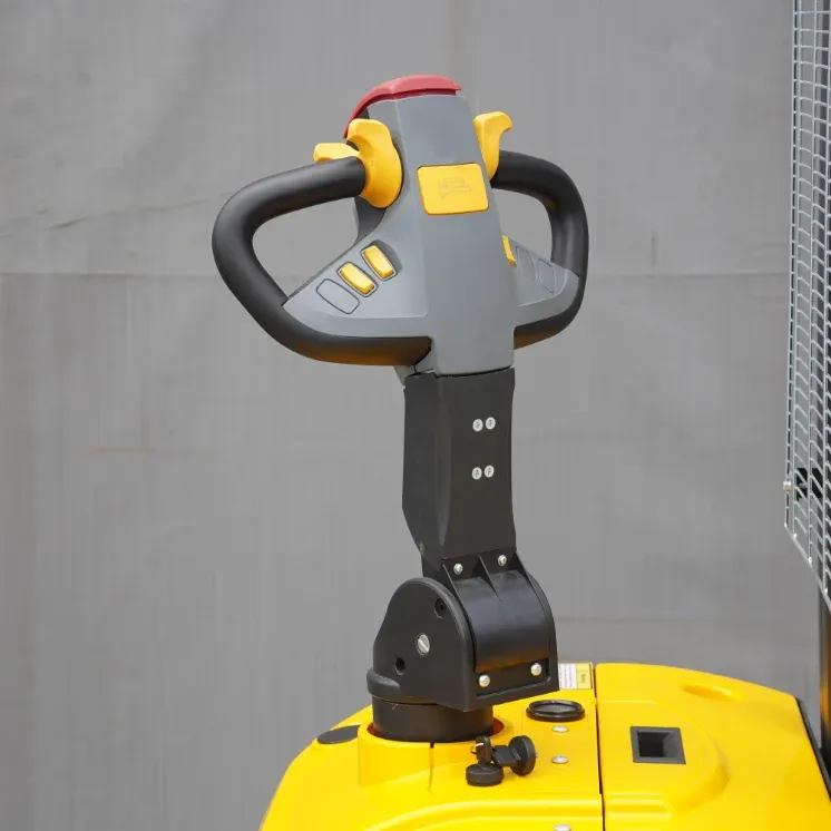High Efficiency 1.5T Ride-On Electric Stacker detail 9