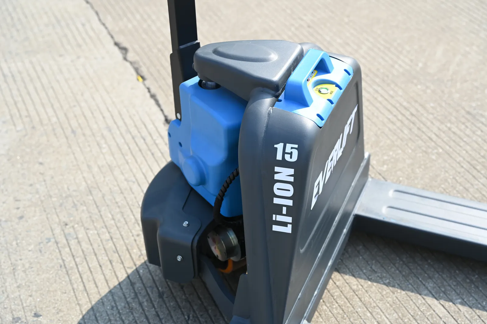 1.5 Ton Electric Pallet Truck Li-ion Lithium Battery 48V detail 7
