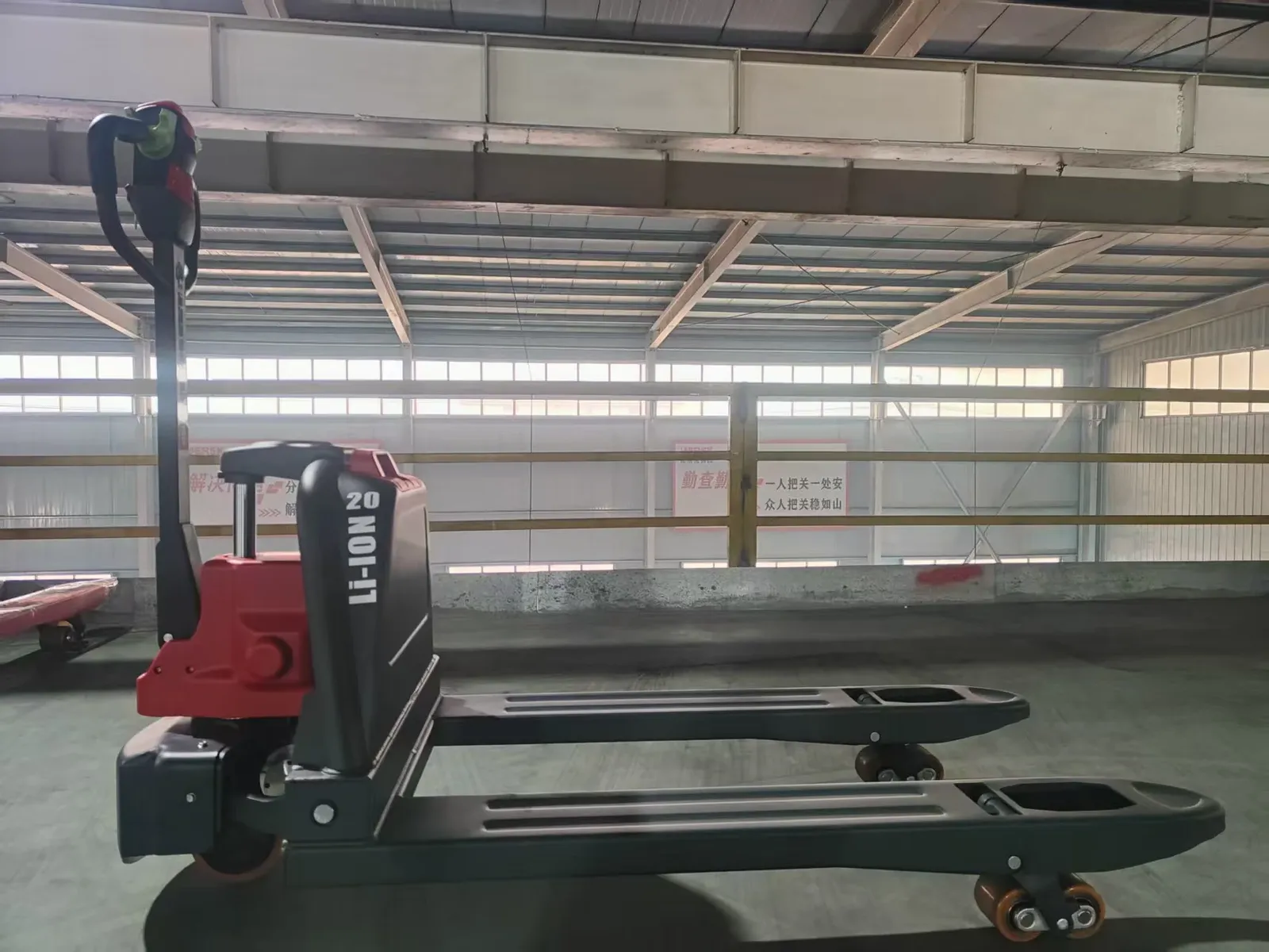 1.5 Ton Electric Pallet Truck Li-ion Lithium Battery 48V photo 6