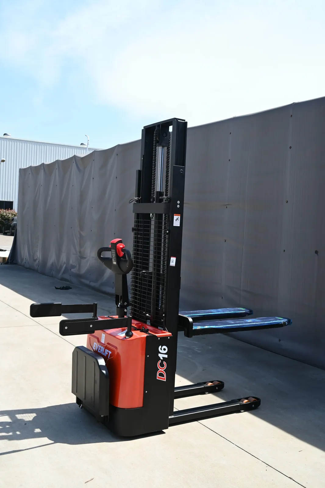 Power Stacker 1500 kg detail 7
