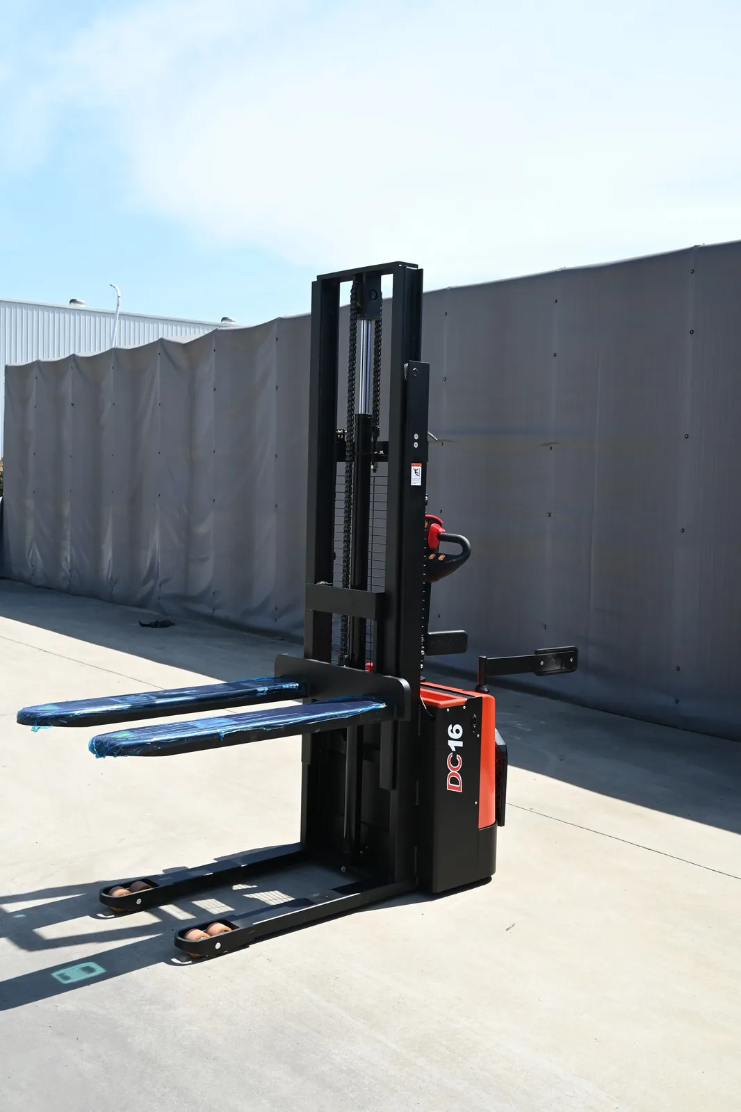 Power Stacker 1500 kg detail 9