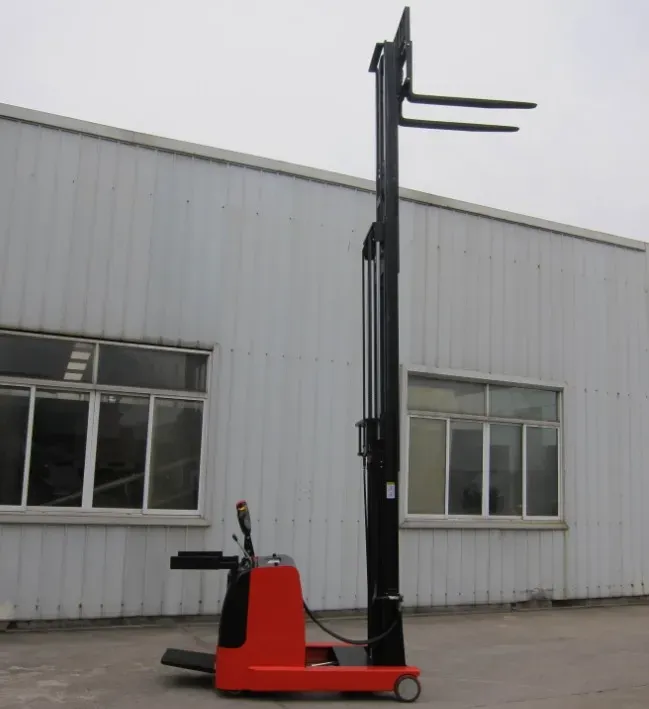 Reach Stacker Forklift 1000 to 2500 kg photo 4
