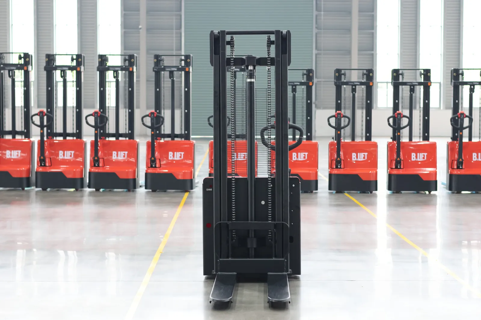 Battery Stacker 1500 kg photo 3