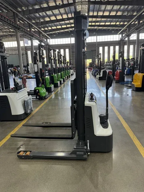 Electric Stacker Forklift Adjustable Straddle Legs Machinery photo 3