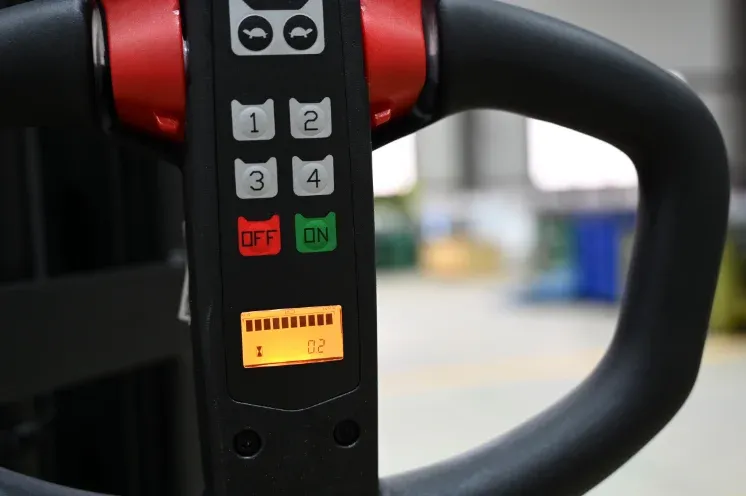 Self Loading Stackers 1.3T 1.5T detail 11