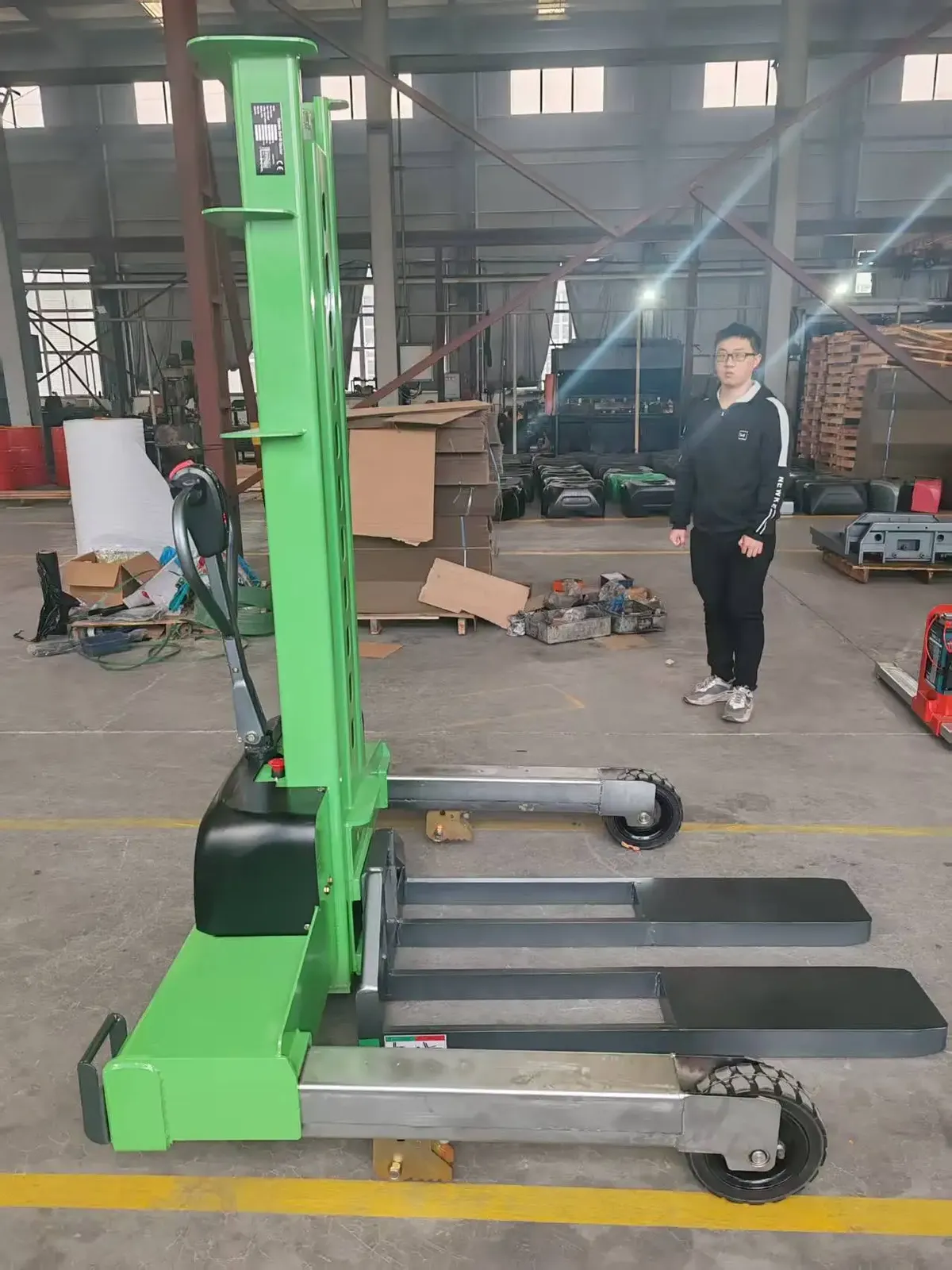 Portable off Road Electric Van Self-lifting Stacker 500 to 1500 kg photo 5