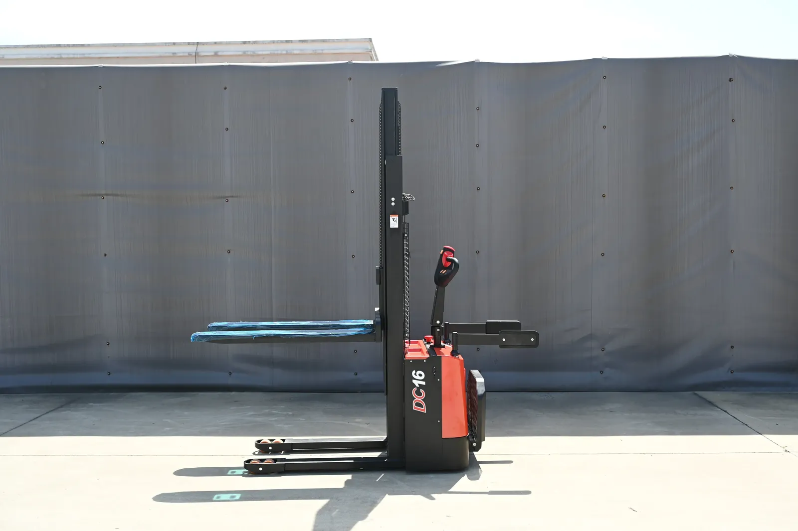 Electric Lift Truck Stand on Stacker for Warehouse photo 5