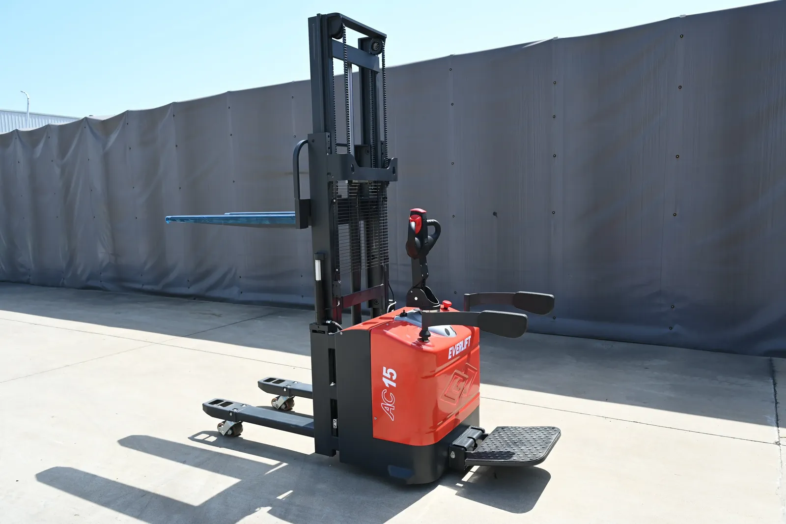 1.5Ton Electric Pallet Stacker, 1600-3500mm Lift Height photo 5