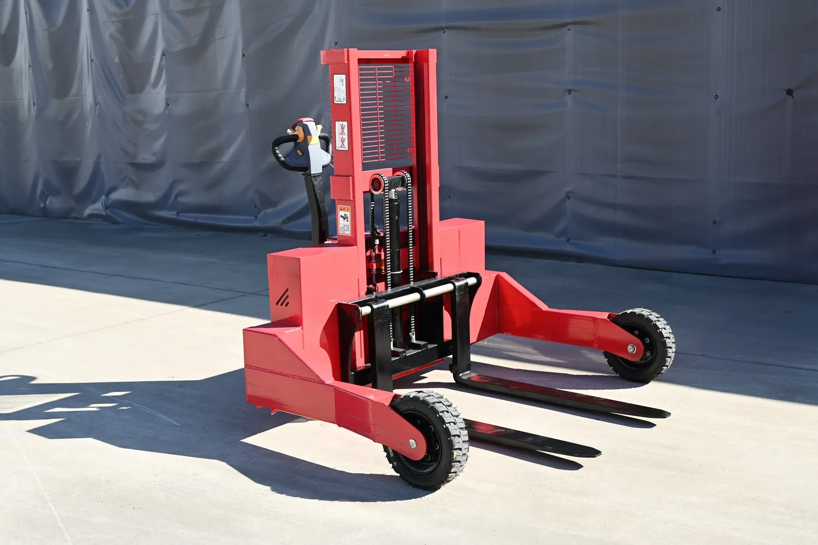 Rugged Off Road Electric Stacker Adopts Large-Size Pu detail 3